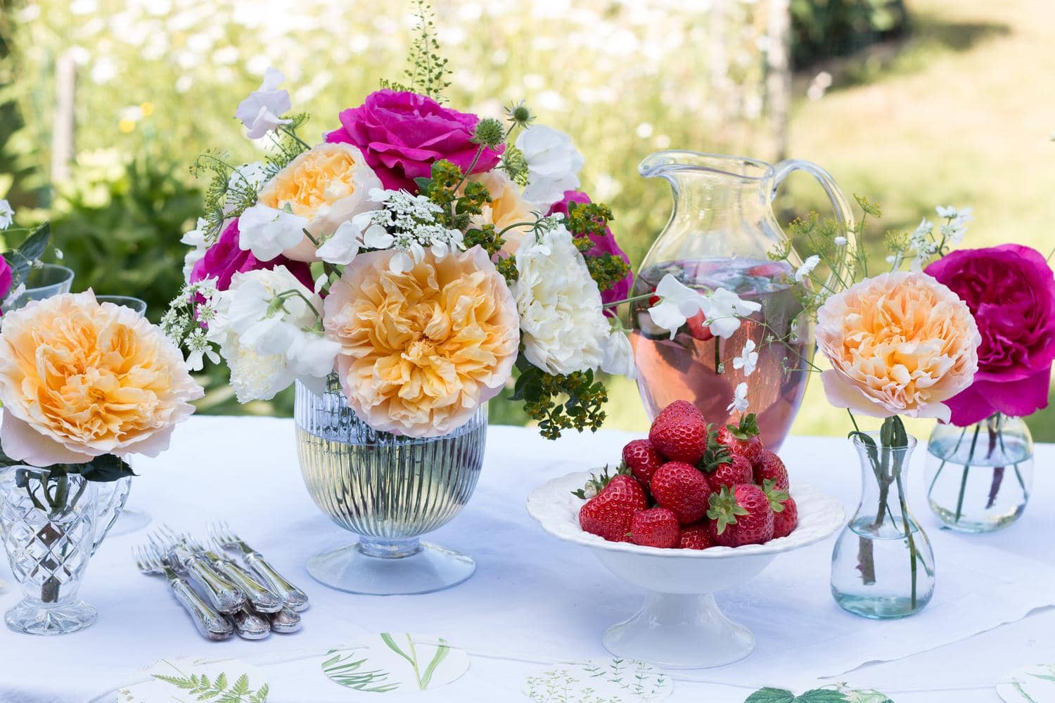 Mixed Roses Floral Arrangement for Outdoor Celebrations