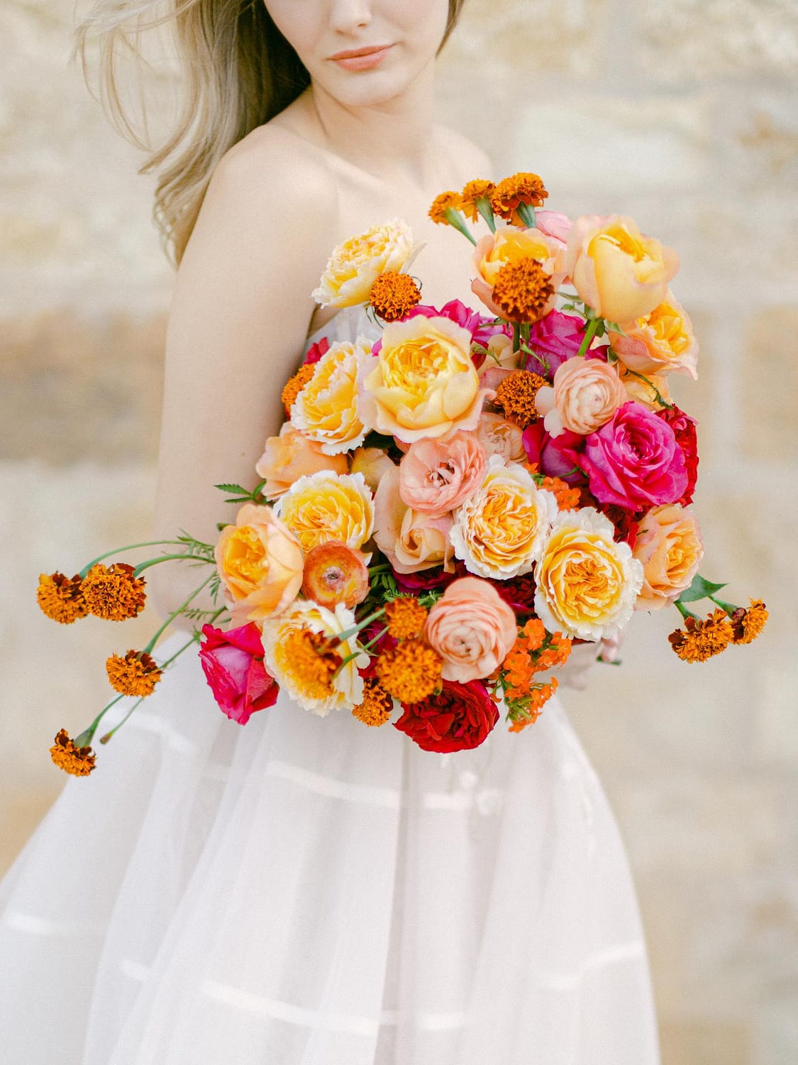 باقة الزفاف البرتقالية والزهرية