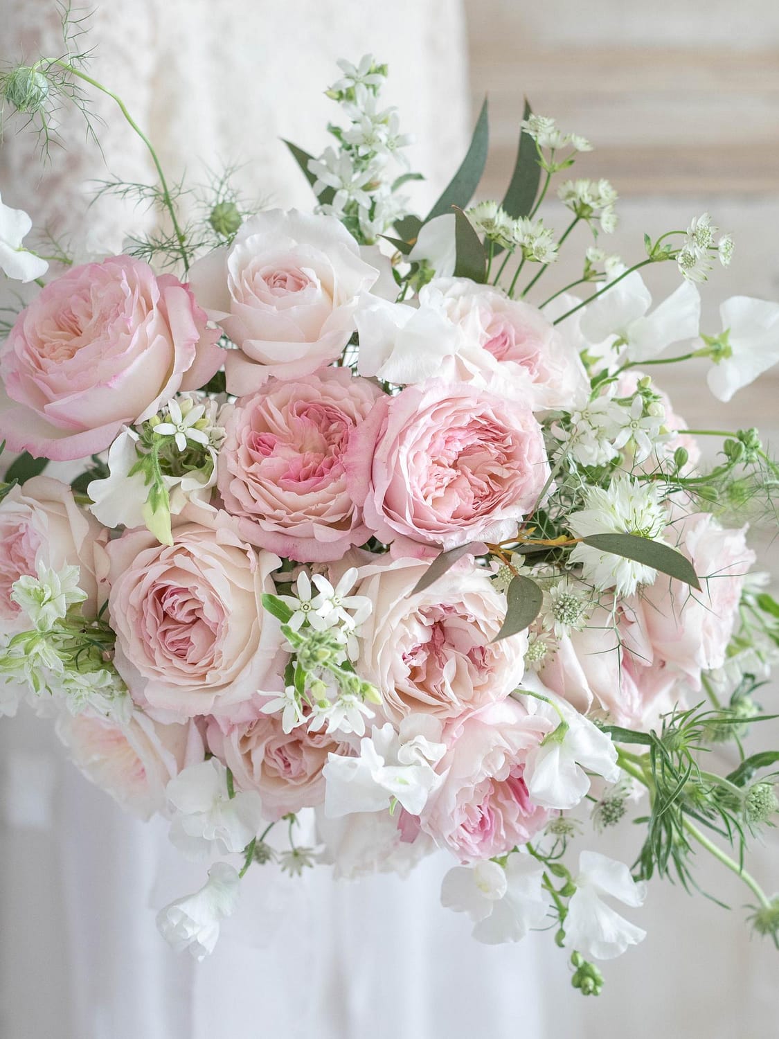 15 magnifiques bouquets de roses de mariage - David Austin Wedding and  Event Roses