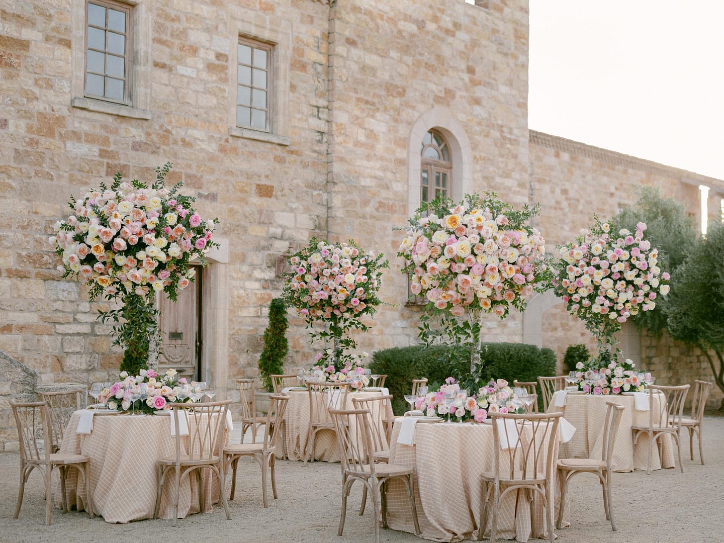 wedding-table-arrangement