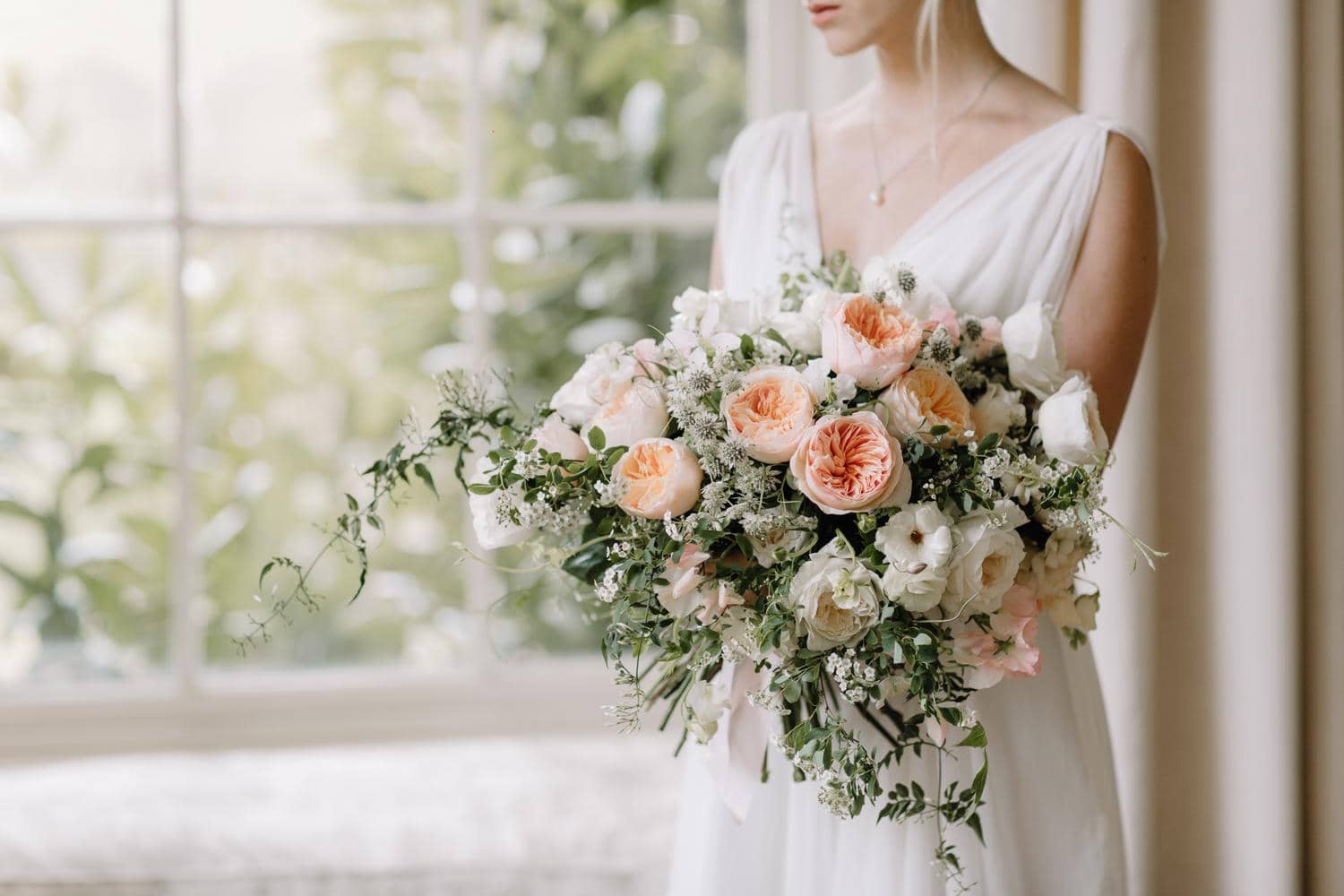 Pynes House Matrimonio con sposa e bouquet da sposa