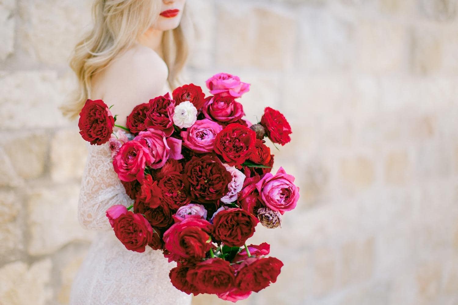 red-wedding-roses