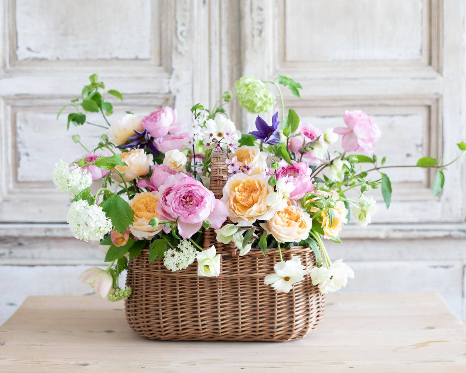 Panier de roses de mariage David Austin