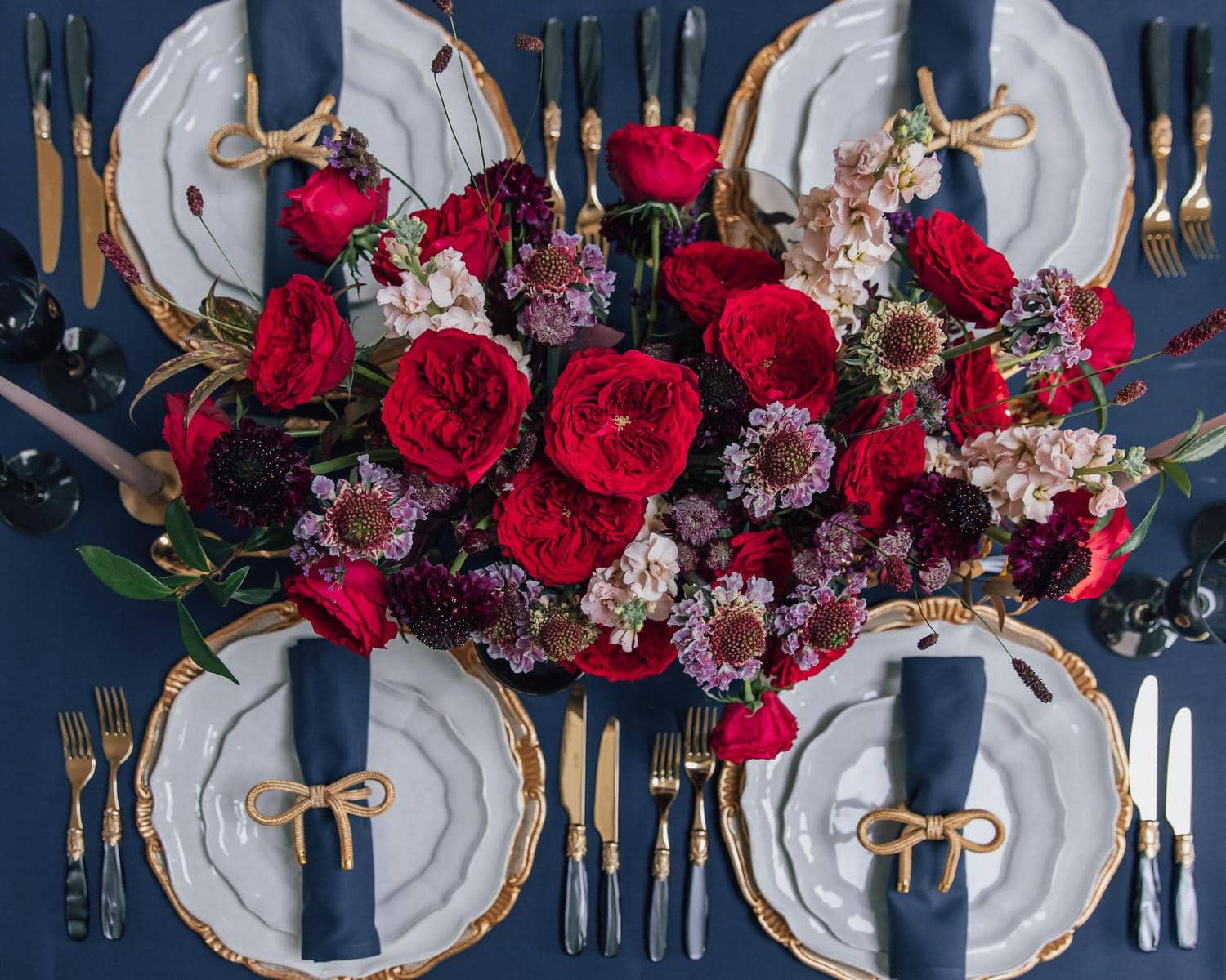 Tess Arreglo de centro de mesa con rosas de David Austin