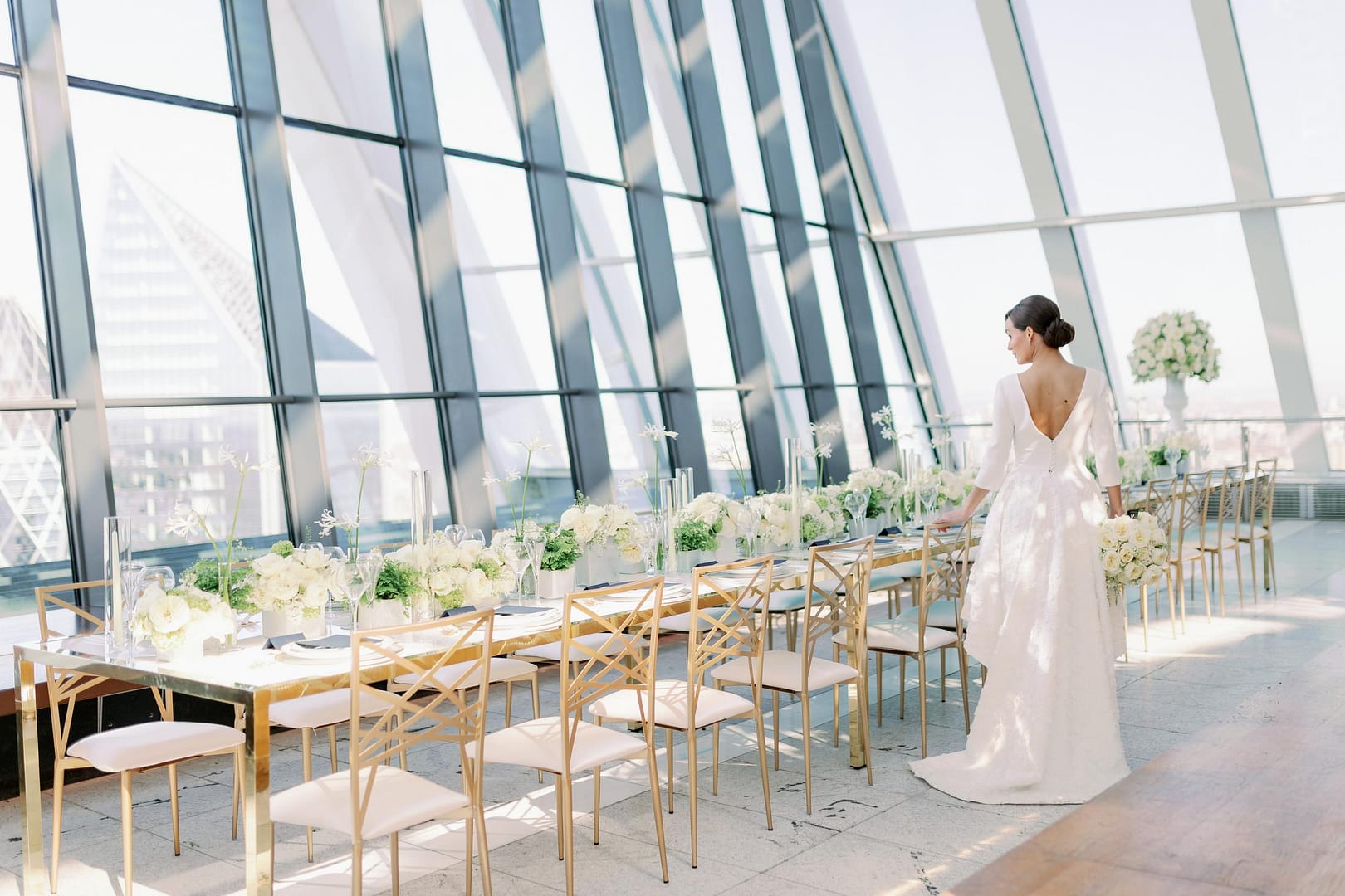 Tavolo lungo da matrimonio bianco