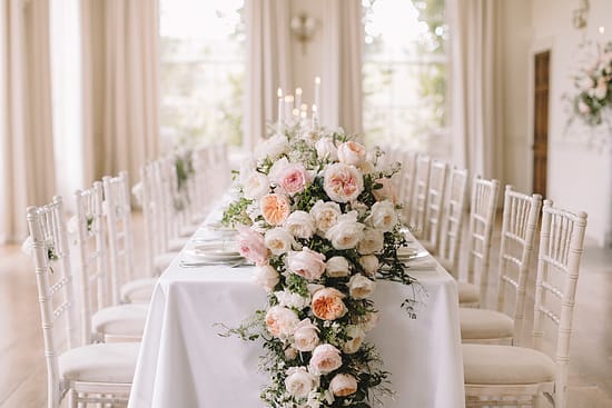 Keira روز ديفيد أوستن قطعة مركزية لطاولة الزفاف المتتالية
