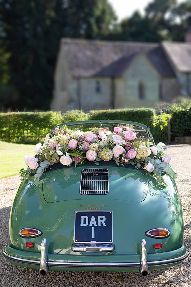 Coche de boda con 25 rosas de David Austin