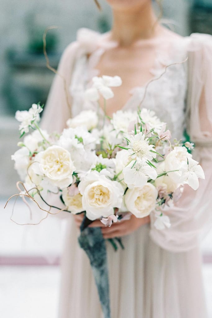 bouquet di rose rotonde senza tempo