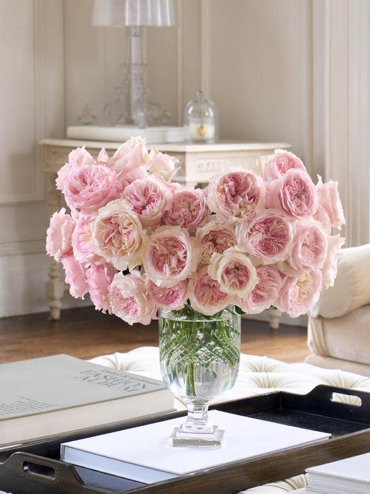 Rosensträuße zum ersten Hochzeitstag