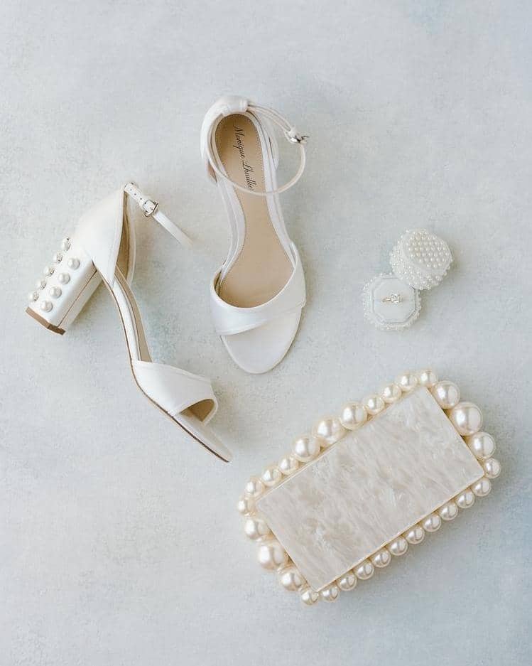 Zapatos y accesorios de novia