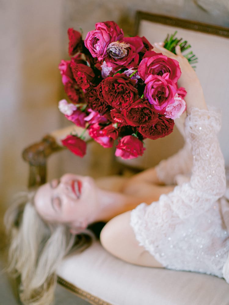 Ramo de boda de rosas rojas