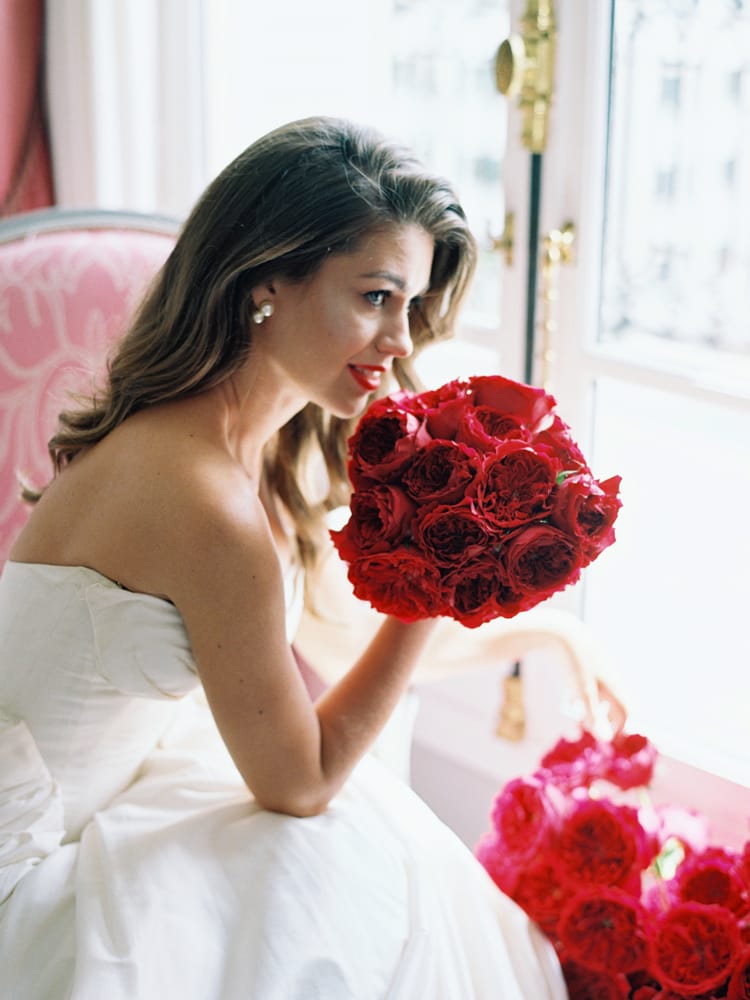 Bouquet da sposa con rose rosse