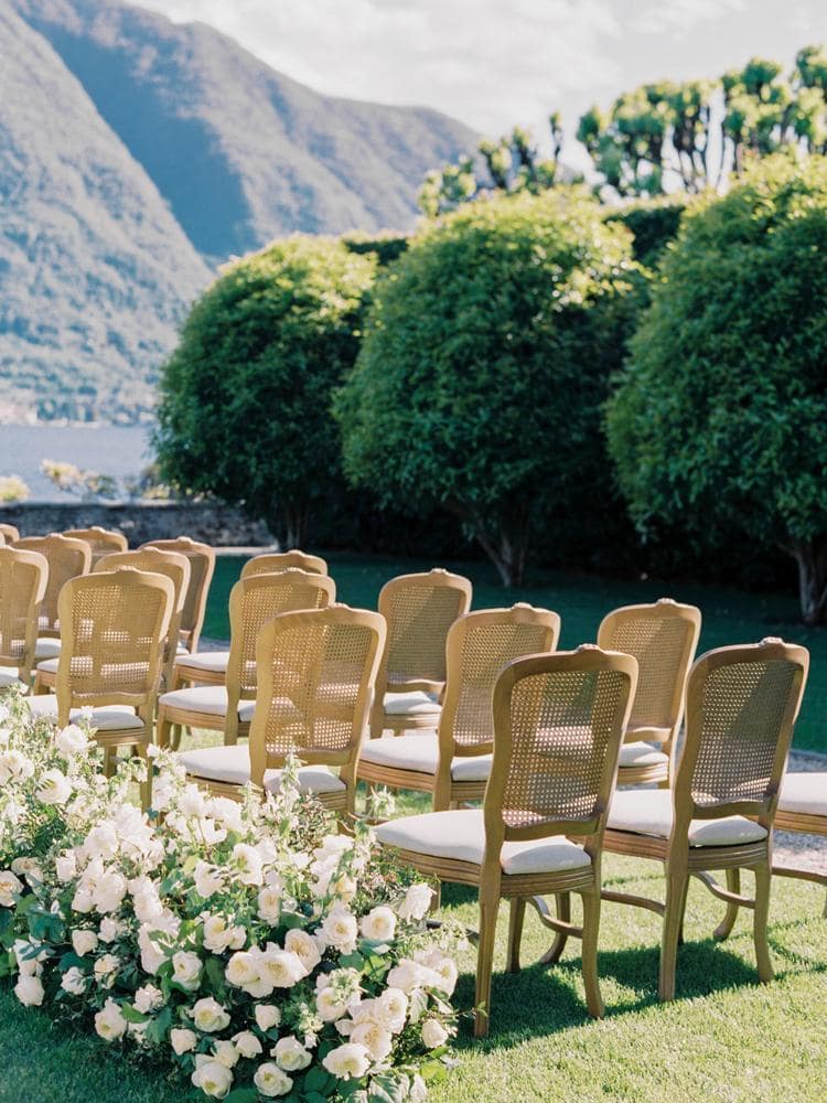 buttermilk-wedding-roses