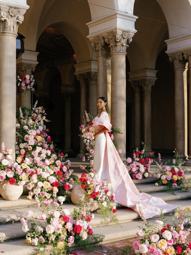 colourful-outdoor-wedding-florals