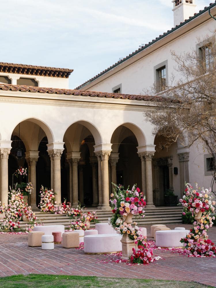 colourful-outdoor-wedding-florals