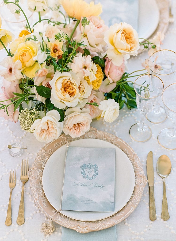 Difference Between David Austin Wedding Roses and Garden Shrubs