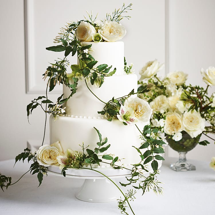 Patience roses cream wedding cake decorations