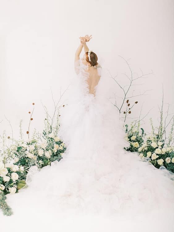 فستان زفاف الشتاء الأبيض