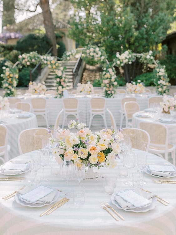 colourful-outdoor-wedding-florals