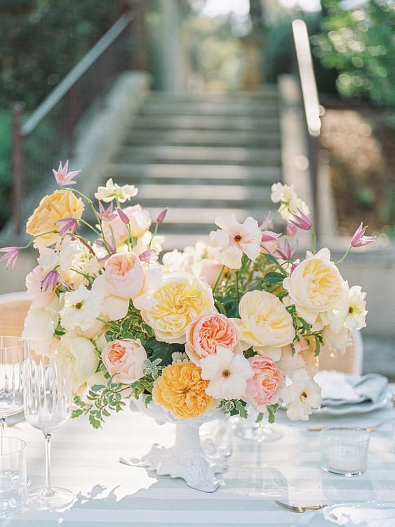 colourful-outdoor-wedding-florals