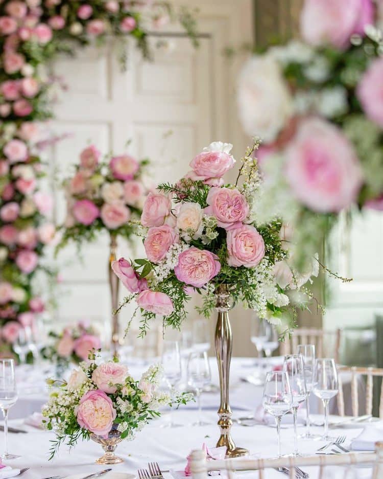 Flores de boda con temática rosada David Austin