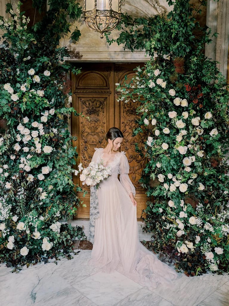 The Best Ceremony Florals of 2022 - David Austin Wedding and Event Roses