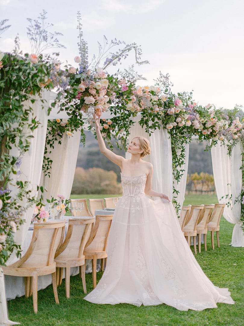 Tonnelle florale avec roses