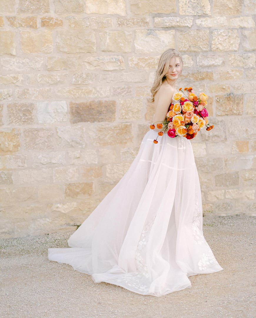 Fleurs de mariage d'été lumineuses